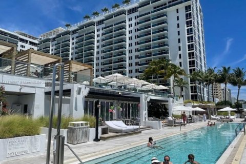 Condo in Miami Beach, Florida, 1 bedroom  № 2080342 - photo 27