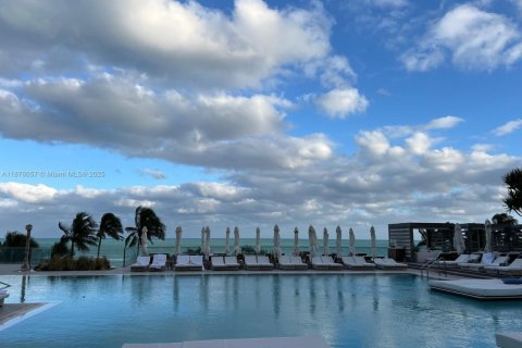 Condo in Miami Beach, Florida, 1 bedroom  № 2080342 - photo 3