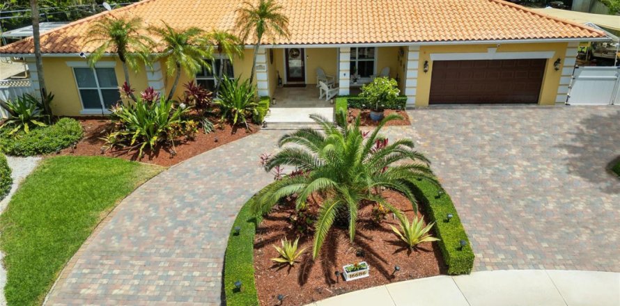 Villa ou maison à Weston, Floride 4 chambres, 311.41 m2 № 2190367