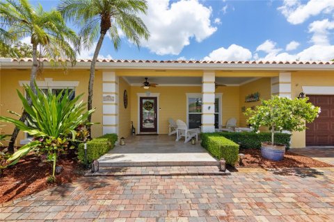 Villa ou maison à vendre à Weston, Floride: 4 chambres, 311.41 m2 № 2190367 - photo 2