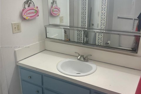 Купить кондоминиум в Норт-Майами-Бич, Флорида 1 спальня, 67.54м2, № 2047781 - фото 10