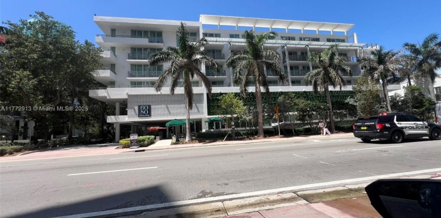 Condominio en Miami Beach, Florida, 1 dormitorio № 1865447