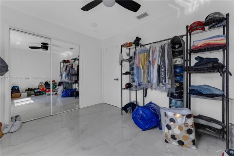 House in Margate, Florida 3 bedrooms, 146.97 sq.m. № 1865434 - photo 29