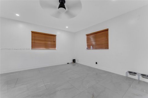House in Margate, Florida 3 bedrooms, 146.97 sq.m. № 1865434 - photo 19