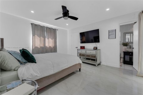 House in Margate, Florida 3 bedrooms, 146.97 sq.m. № 1865434 - photo 25