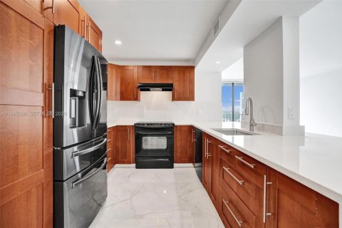 Copropriété à vendre à Hallandale Beach, Floride: 2 chambres, 104.98 m2 № 2063757 - photo 4