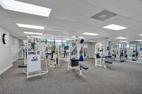 Copropriété à vendre à Hallandale Beach, Floride: 2 chambres, 104.98 m2 № 2063757 - photo 20