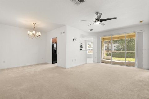 Condo in Sanford, Florida, 3 bedrooms  № 2215544 - photo 3
