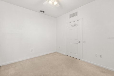 Condo in Sanford, Florida, 3 bedrooms  № 2215544 - photo 15
