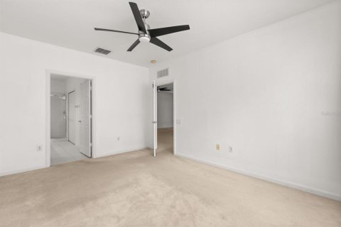Condo in Sanford, Florida, 3 bedrooms  № 2215544 - photo 9