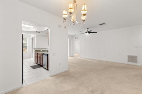Condo in Sanford, Florida, 3 bedrooms  № 2215544 - photo 7