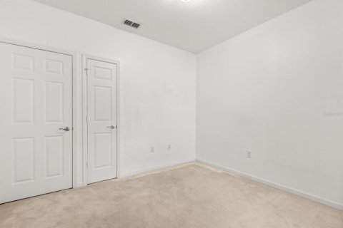 Condo in Sanford, Florida, 3 bedrooms  № 2215544 - photo 12