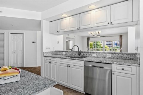 Copropriété à vendre à Largo, Floride: 3 chambres, 170.57 m2 № 2284989 - photo 17