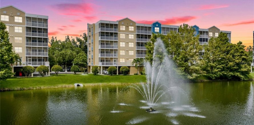 Condo à Largo, Floride, 3 chambres  № 2284989