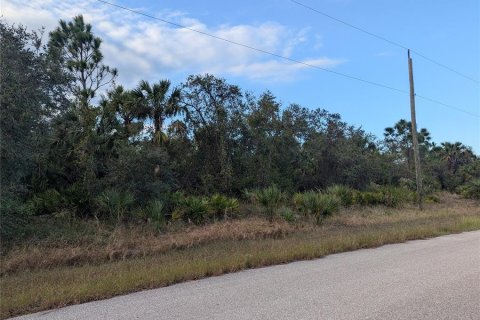 Купить земельный участок в Норт-Порт, Флорида № 2164568 - фото 4