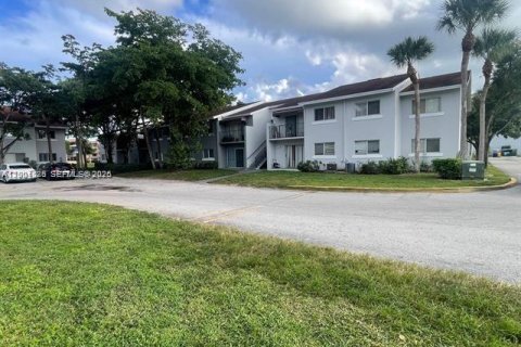 Снять в аренду кондоминиум в Уэст-Палм-Бич, Флорида 2 спальни, 65.77м2, № 2065345 - фото 25