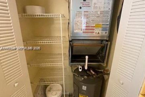 Снять в аренду кондоминиум в Уэст-Палм-Бич, Флорида 2 спальни, 65.77м2, № 2065345 - фото 9