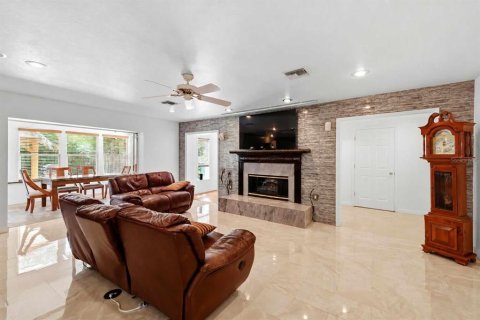 Casa en venta en Sarasota, Florida, 4 dormitorios, 278.89 m2 № 2383542 - foto 14