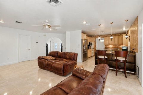 Casa en venta en Sarasota, Florida, 4 dormitorios, 278.89 m2 № 2383542 - foto 16
