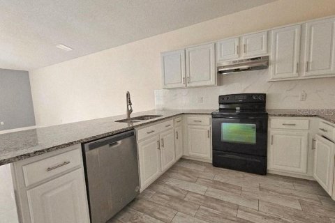 Villa ou maison à louer à Kissimmee, Floride: 3 chambres, 160.54 m2 № 1813395 - photo 4