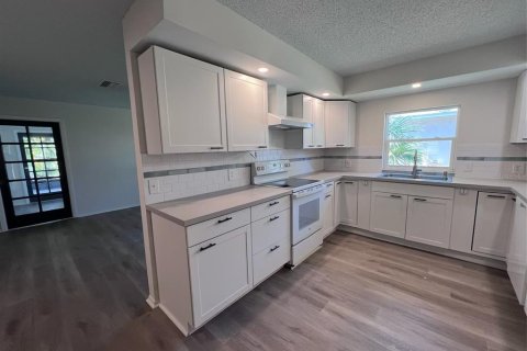 Villa ou maison à louer à Sarasota, Floride: 3 chambres, 123.75 m2 № 2116337 - photo 3