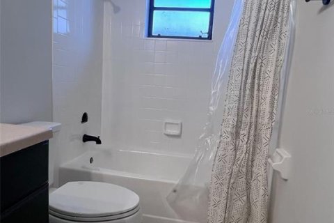 Villa ou maison à louer à Sarasota, Floride: 3 chambres, 123.75 m2 № 2116337 - photo 8