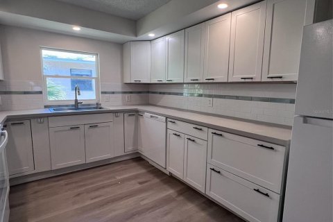 Villa ou maison à louer à Sarasota, Floride: 3 chambres, 123.75 m2 № 2116337 - photo 2