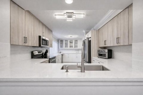 Купить кондоминиум в Бойнтон-Бич, Флорида 6 комнат, 143.91м2, № 2083849 - фото 2