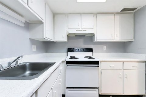 Condominio en venta en Maitland, Florida, 1 dormitorio, 70.51 m2 № 1773895 - foto 9