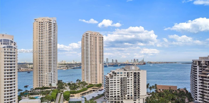 Condo in Miami, Florida, 2 bedrooms  № 2399882