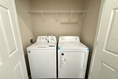 Condo in Orlando, Florida, 3 bedrooms  № 2107784 - photo 15