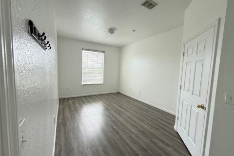 Condo in Orlando, Florida, 3 bedrooms  № 2107784 - photo 10