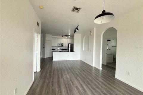 Condo in Orlando, Florida, 3 bedrooms  № 2107784 - photo 9