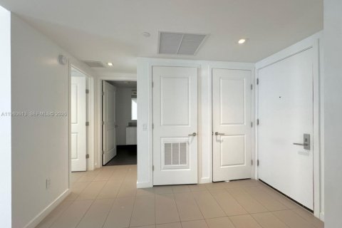 Снять в аренду кондоминиум в Майами, Флорида 1 спальня, 69.86м2, № 2023475 - фото 8