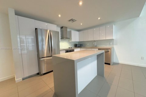 Снять в аренду кондоминиум в Майами, Флорида 1 спальня, 69.86м2, № 2023475 - фото 10