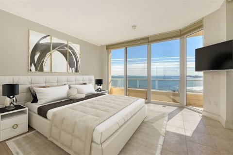 Condominio en venta en Longboat Key, Florida, 2 dormitorios, 236.9 m2 № 2098729 - foto 11