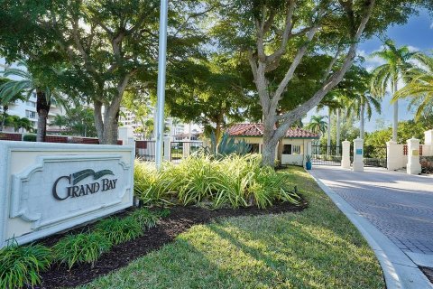 Condominio en venta en Longboat Key, Florida, 2 dormitorios, 236.9 m2 № 2098729 - foto 28