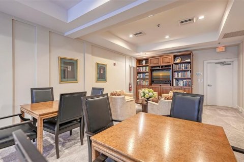 Condominio en venta en Longboat Key, Florida, 2 dormitorios, 236.9 m2 № 2098729 - foto 27