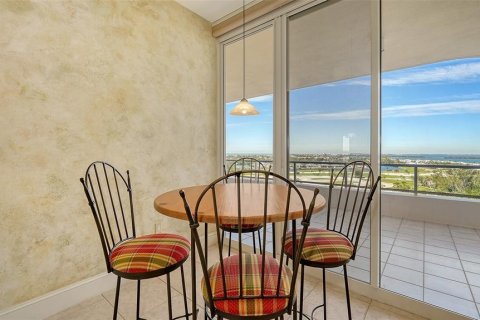 Condominio en venta en Longboat Key, Florida, 2 dormitorios, 236.9 m2 № 2098729 - foto 21