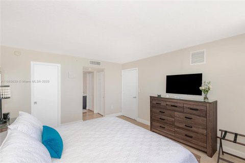 Снять в аренду кондоминиум в Майами-Бич, Флорида 1 спальня, 76.09м2, № 2020980 - фото 21