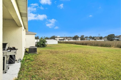 House in Gibsonton, Florida 3 bedrooms, 121.05 sq.m. № 2221027 - photo 22