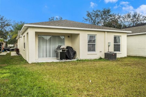 House in Gibsonton, Florida 3 bedrooms, 121.05 sq.m. № 2221027 - photo 26
