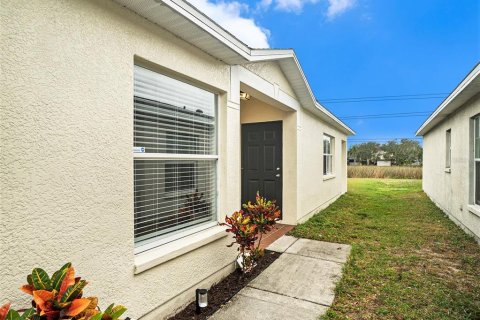 House in Gibsonton, Florida 3 bedrooms, 121.05 sq.m. № 2221027 - photo 23