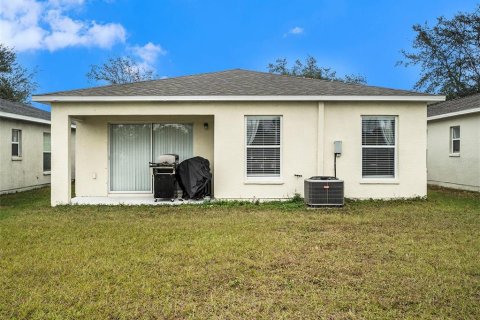 House in Gibsonton, Florida 3 bedrooms, 121.05 sq.m. № 2221027 - photo 25