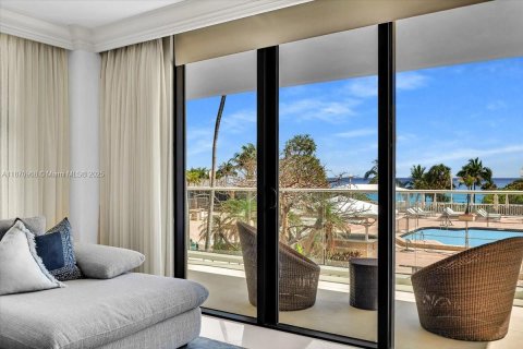 Купить кондоминиум в Бэл-Харбор, Флорида 3 спальни, 184.5м2, № 1897759 - фото 5