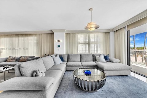 Купить кондоминиум в Бэл-Харбор, Флорида 3 спальни, 184.5м2, № 1897759 - фото 26