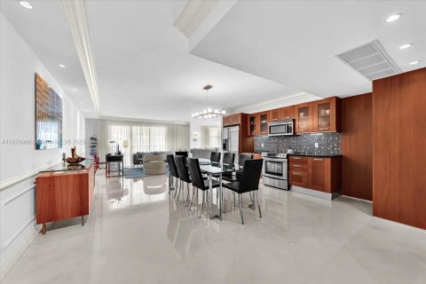 Купить кондоминиум в Бэл-Харбор, Флорида 3 спальни, 184.5м2, № 1897759 - фото 9