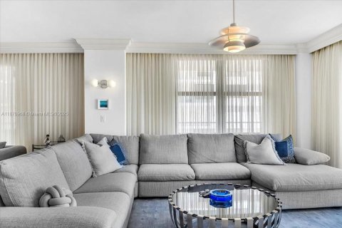 Купить кондоминиум в Бэл-Харбор, Флорида 3 спальни, 184.5м2, № 1897759 - фото 30