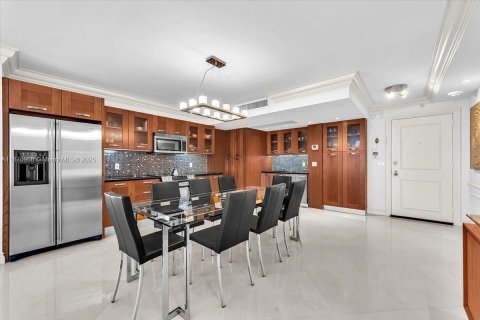 Купить кондоминиум в Бэл-Харбор, Флорида 3 спальни, 184.5м2, № 1897759 - фото 12