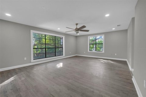 Casa en venta en Eustis, Florida, 4 dormitorios, 208.47 m2 № 2425905 - foto 12